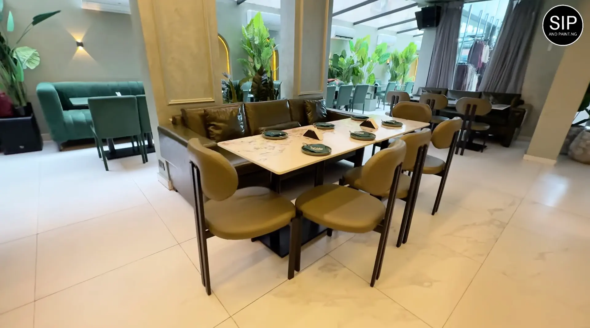 The Side Bar by Miskay, Lekki
